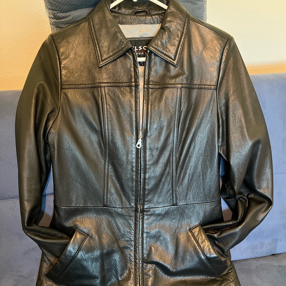 Wilsons blanck leather jacket, women size Small, barely used.